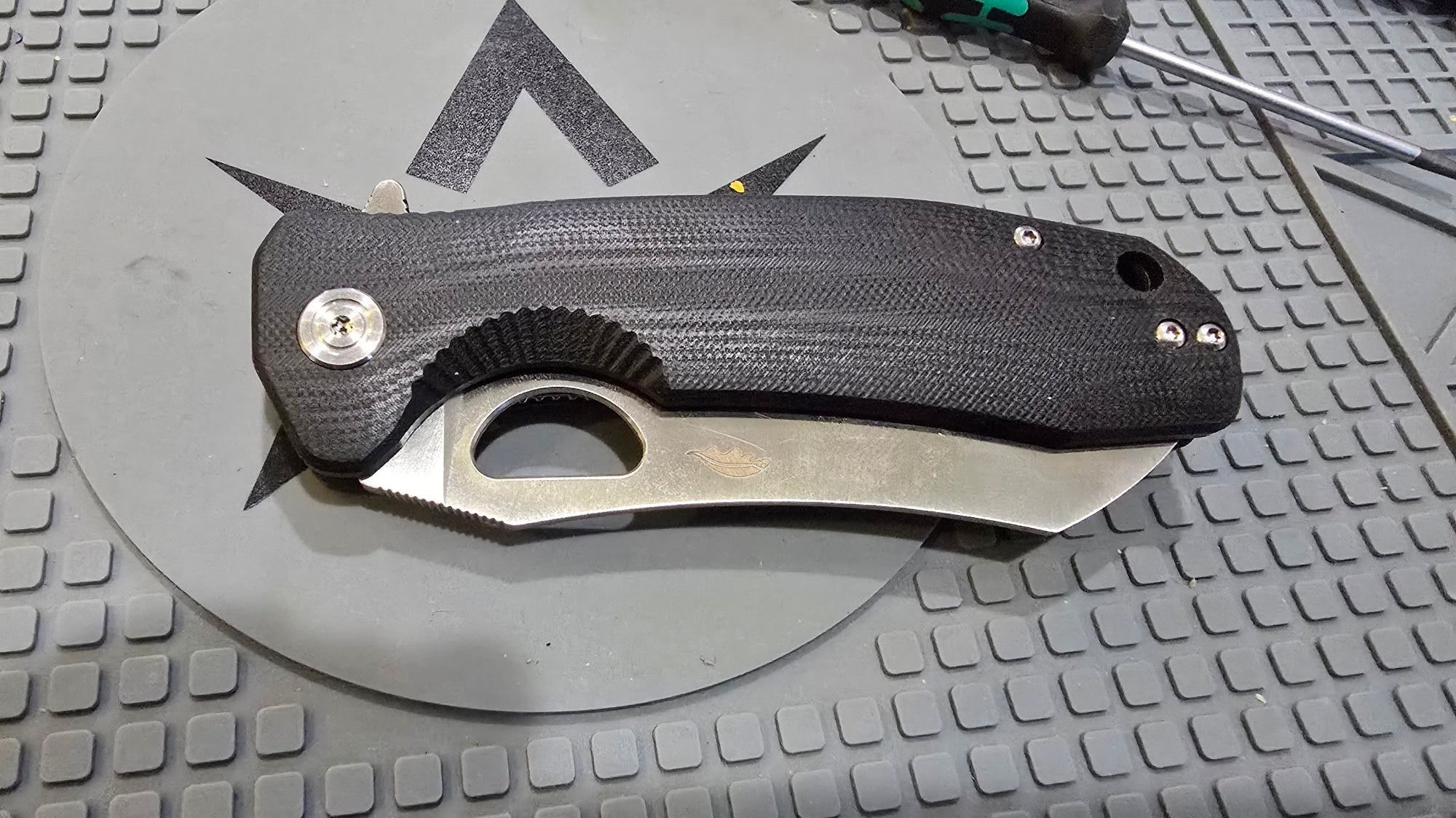 Honey Badger Knife Handle Swap (Liner Lock Models) - Honey Badger Knives