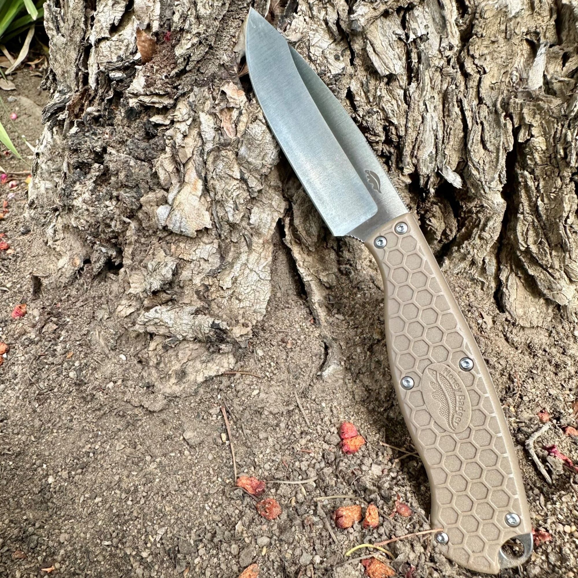 Outfitter Fixed Blade Knife with Kydex Sheath - Dealer - Honey Badger Knives - HB5305