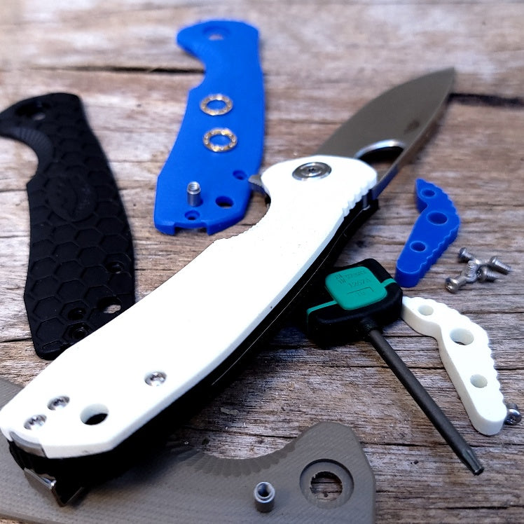 5 Reasons Why You Should Carry A Honey Badger Knife EVERY DAY!