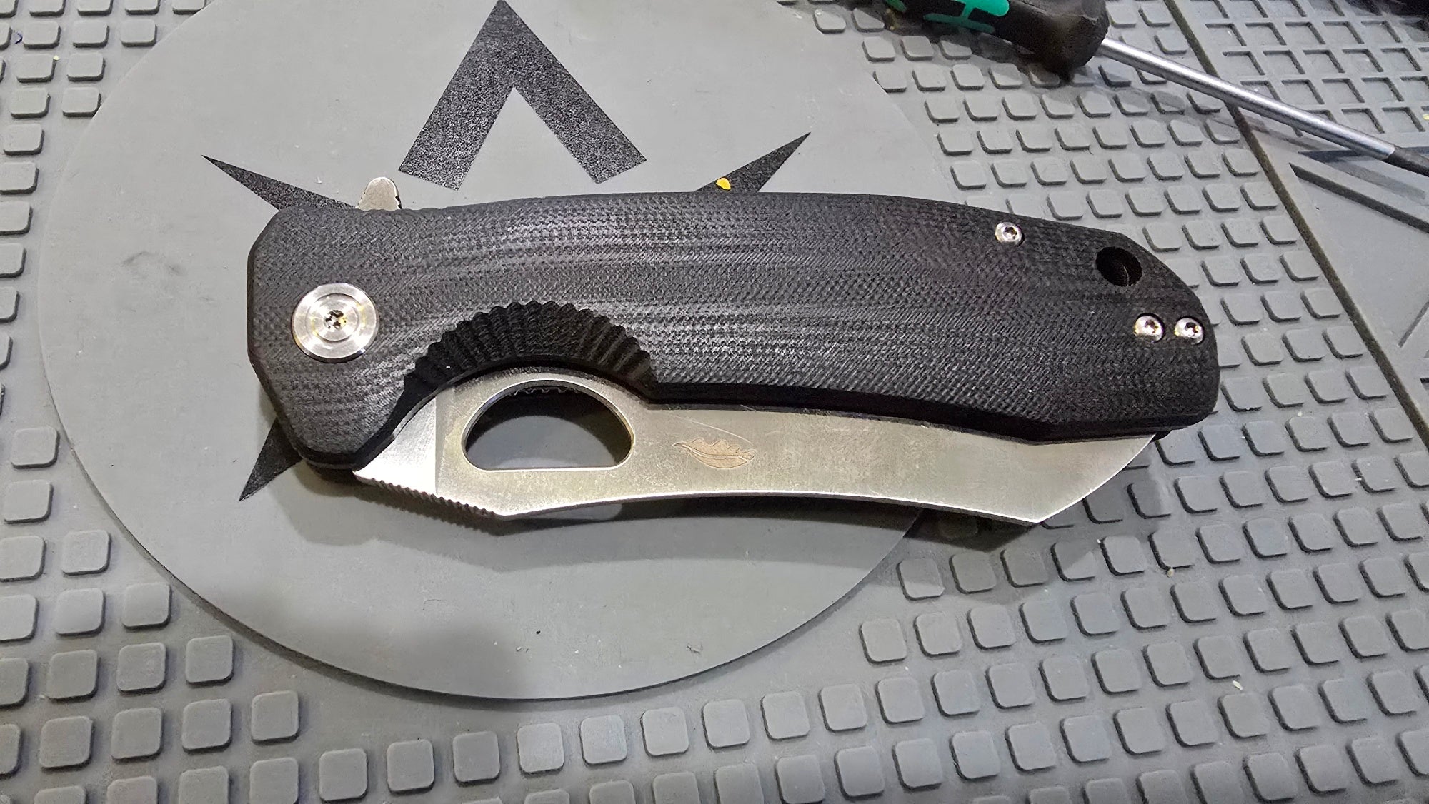 Honey Badger Knife Handle Swap (Liner Lock Models) - Honey Badger Knives