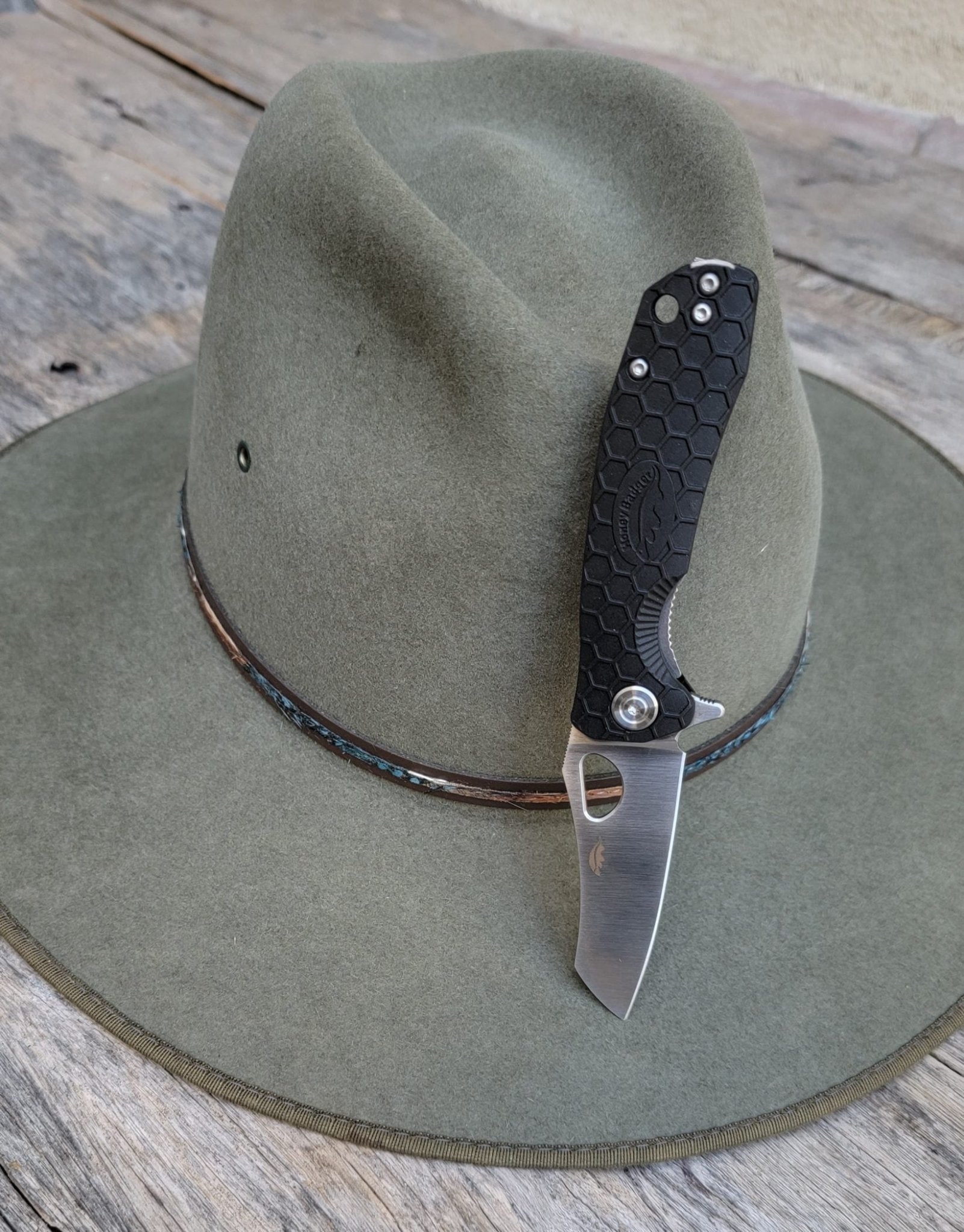 The Best Gentleman's Pocket Knife - Honey Badger Knives