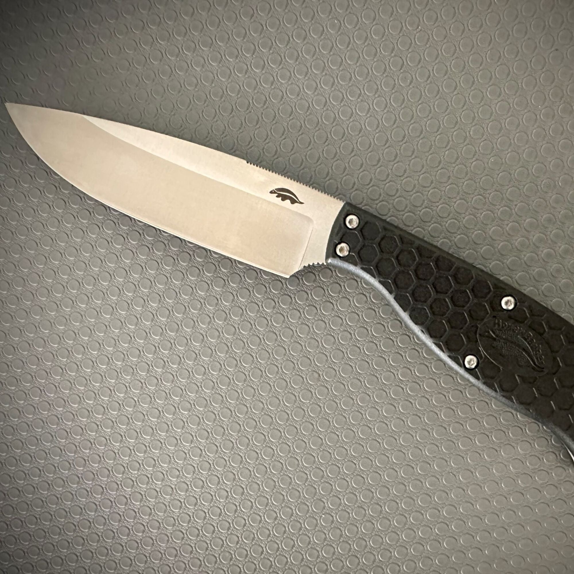 Outfitter Fixed Blade Knife with Kydex Sheath – Honey Badger Knives