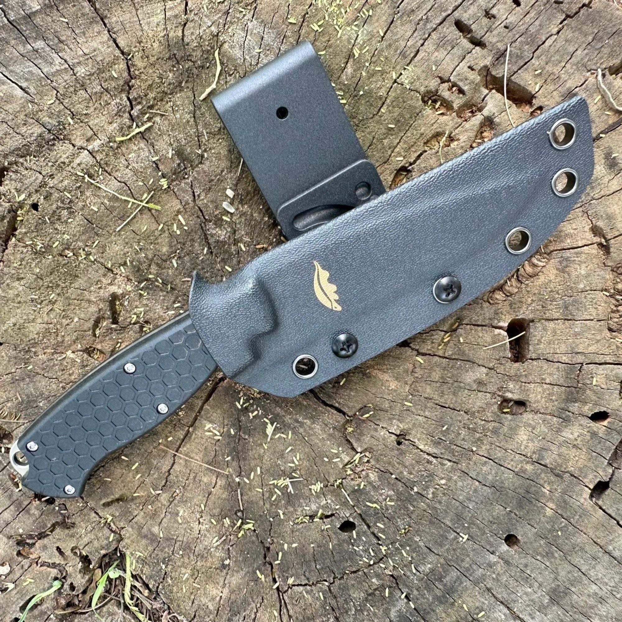 Outfitter Fixed Blade Knife with Kydex Sheath - Dealer - Honey Badger Knives - HB5304